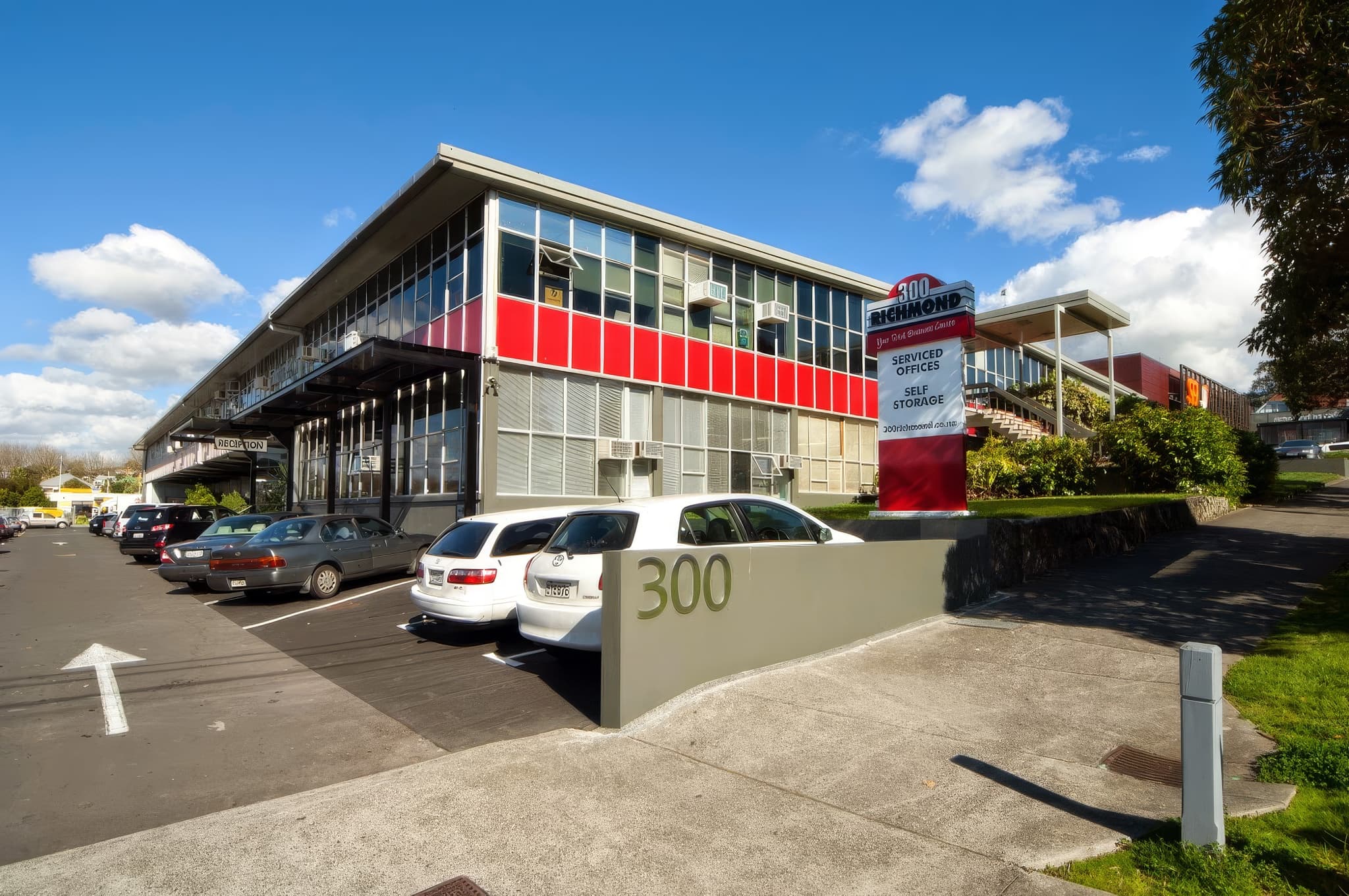 300 Richmond
